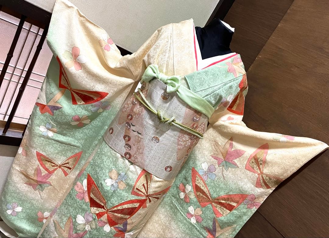 振袖フルセット6点サイズM〜Ｌ駒刺繍　花蝶文　暈し染め　金彩　正絹