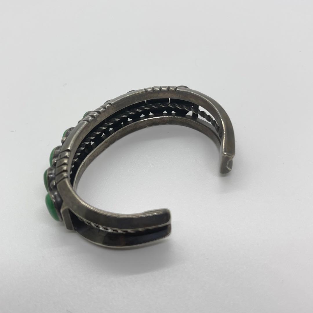 ●NAVAJO・ナバホ族●アンティーク・シルバーバングル●グリーンターコイズ