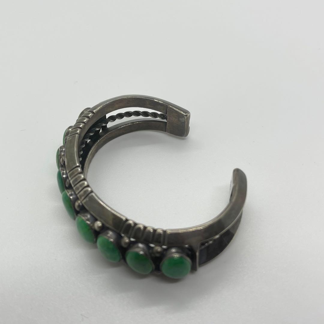 ●NAVAJO・ナバホ族●アンティーク・シルバーバングル●グリーンターコイズ