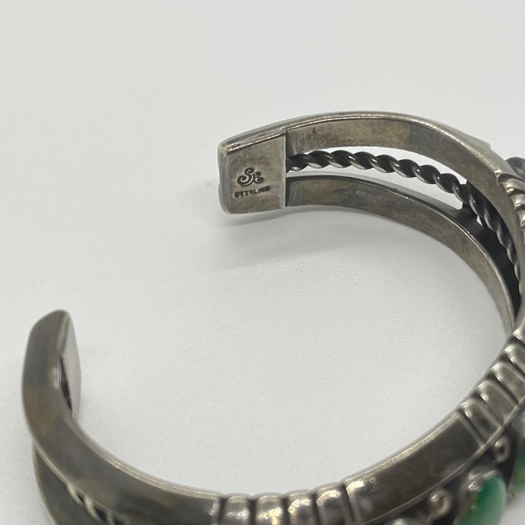 ●NAVAJO・ナバホ族●アンティーク・シルバーバングル●グリーンターコイズ