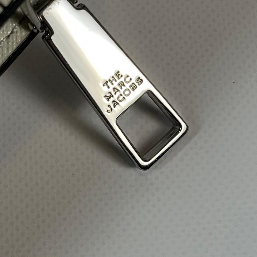 未使用級　MARC JACOBS The Snapshot SNOOPY 財布