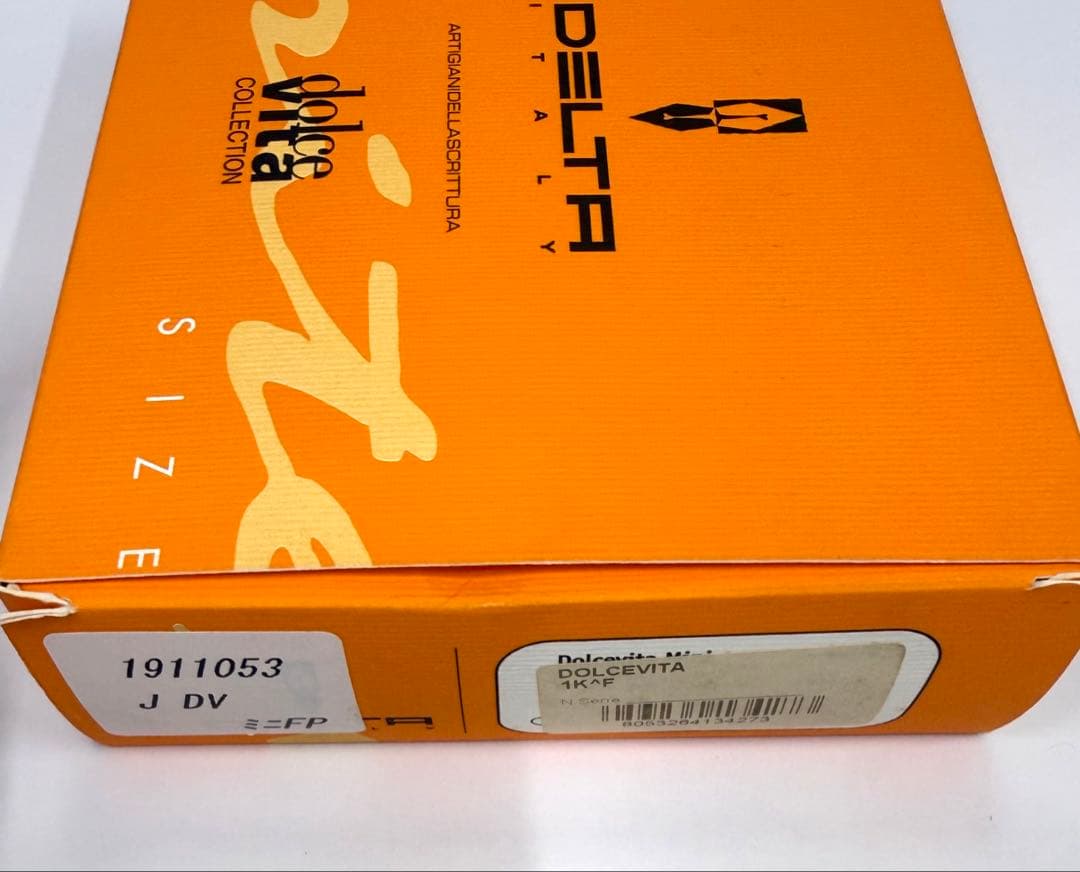 デルタ　ドルチェビータ　ミディアム　万年筆　14k F