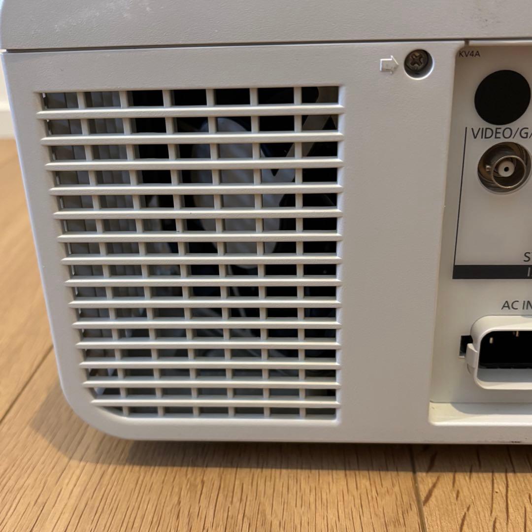 良品 Panasonic パナソニック EW630プロジェクター使用1800h