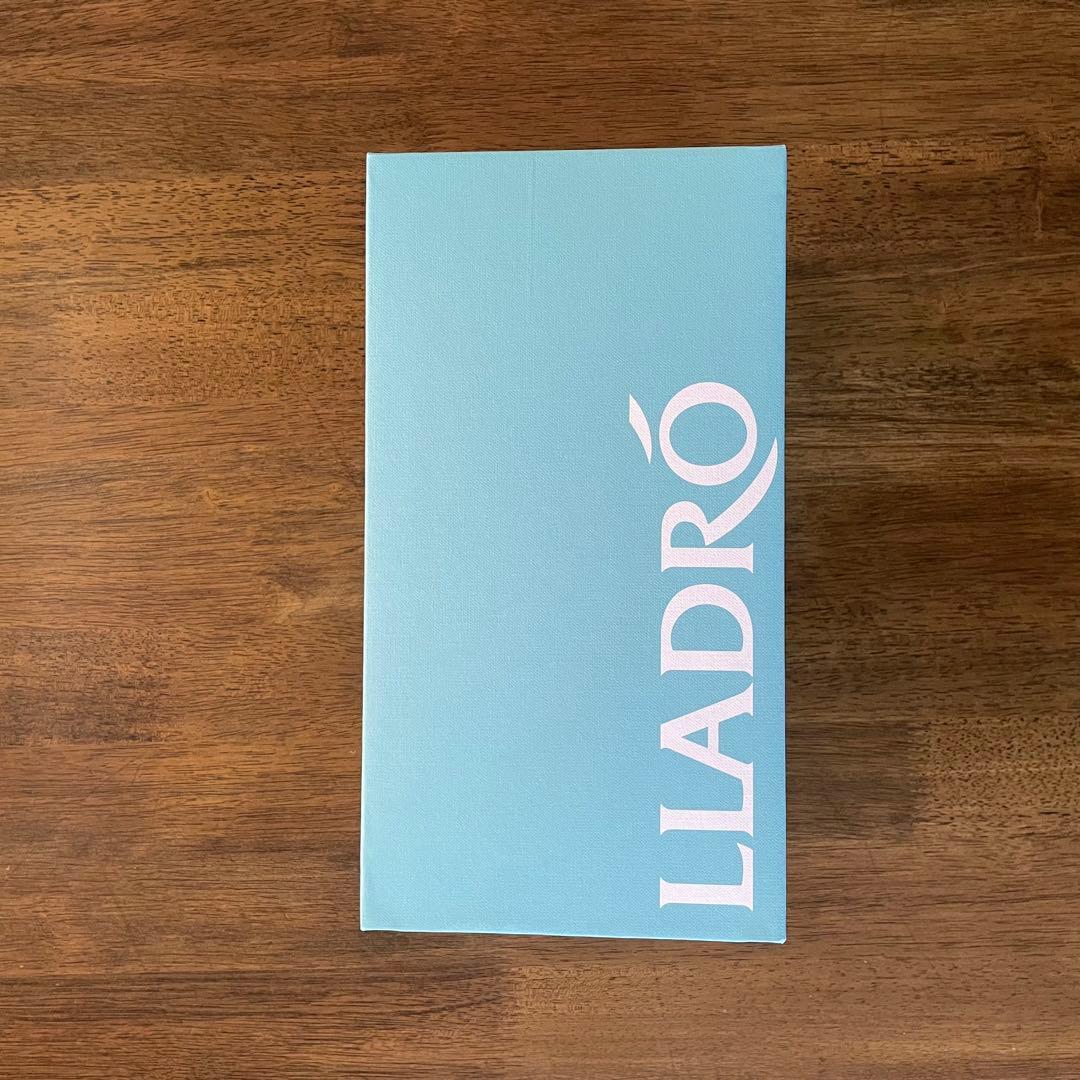 リヤドロ　「素敵なお花」 新品未使用