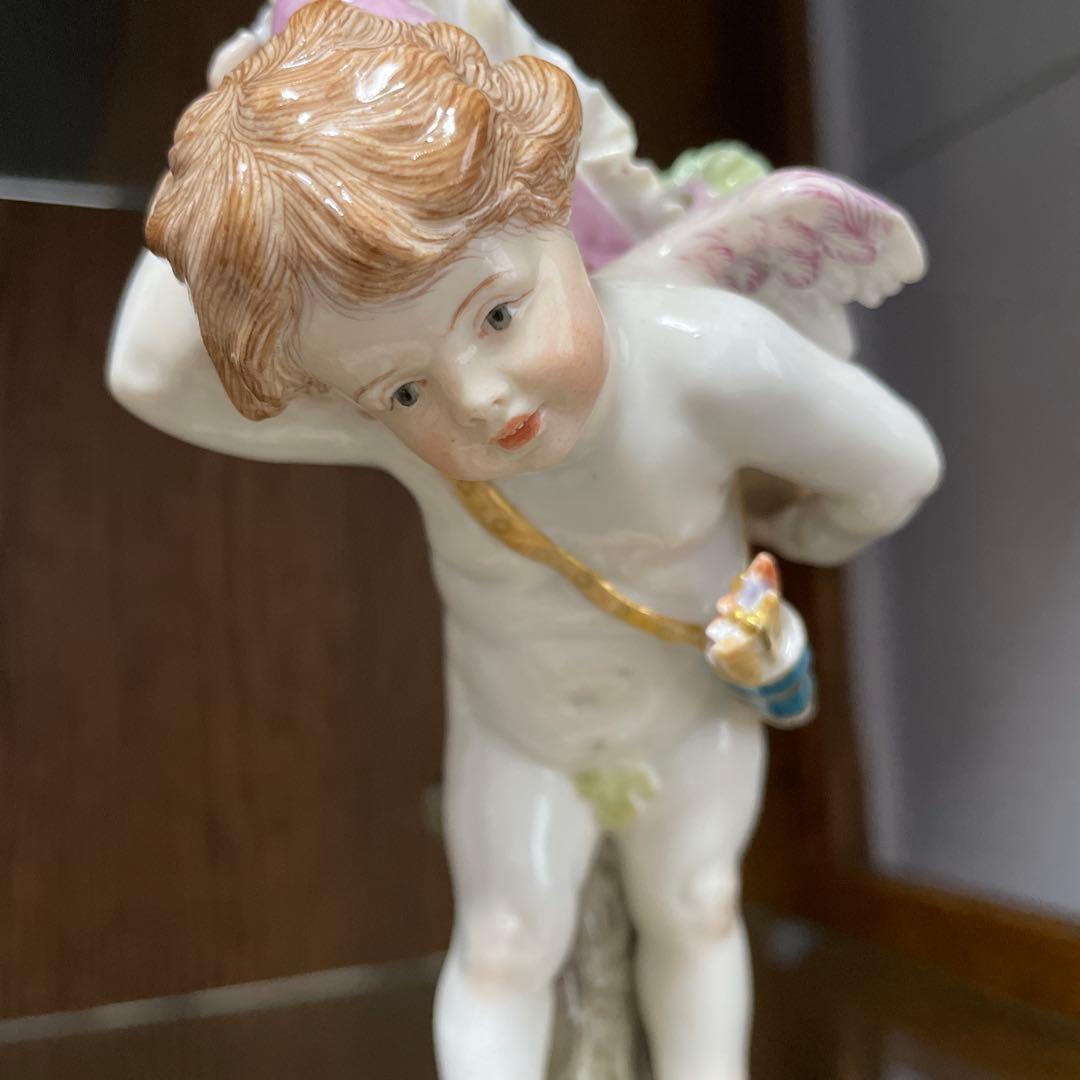 マイセン靴を持つ天使　アンティークフィギュア