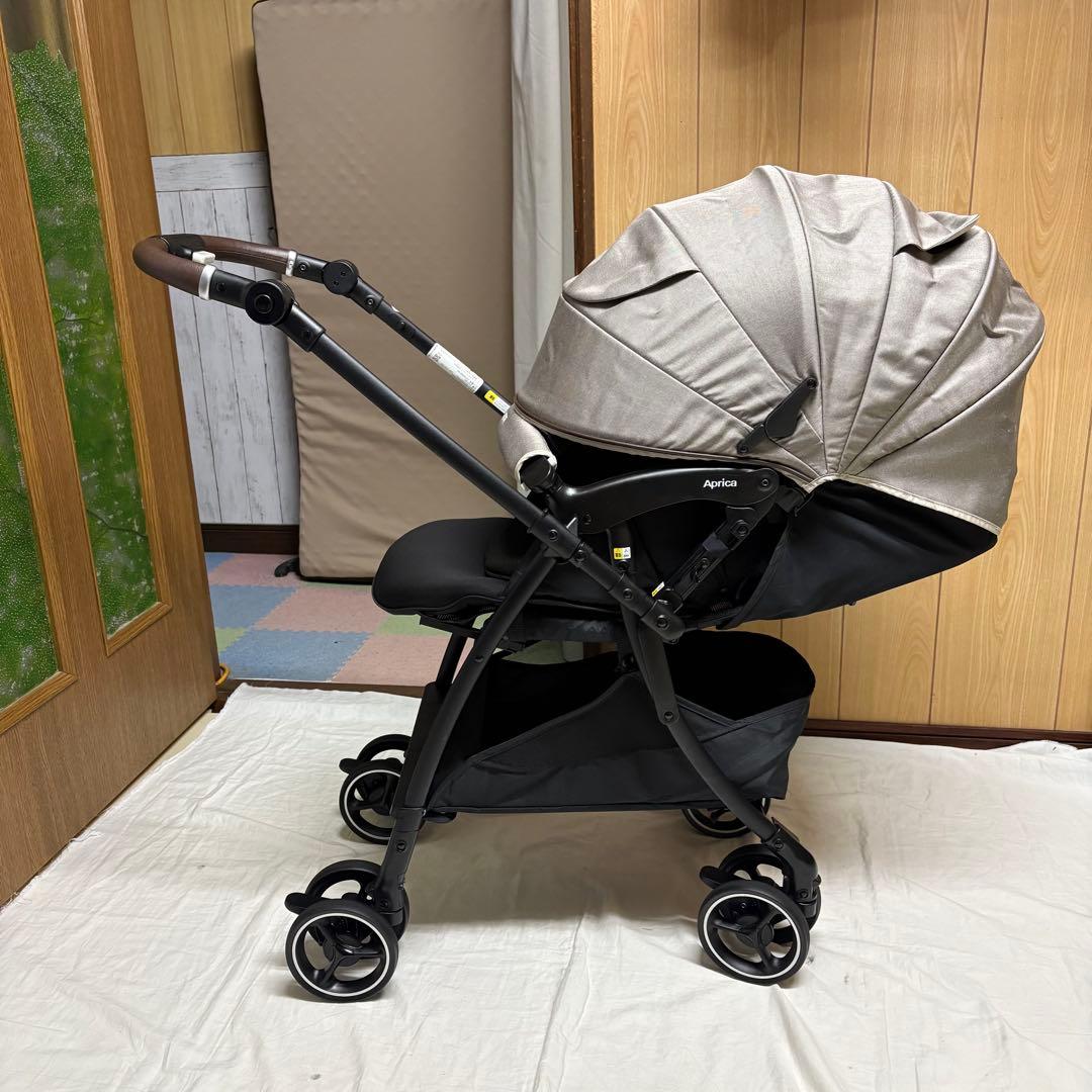 2024年発売 アップリカ ベビーカー ラクーナクッションフリープラス AC