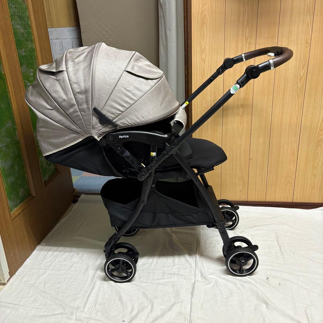 2024年発売 アップリカ ベビーカー ラクーナクッションフリープラス AC