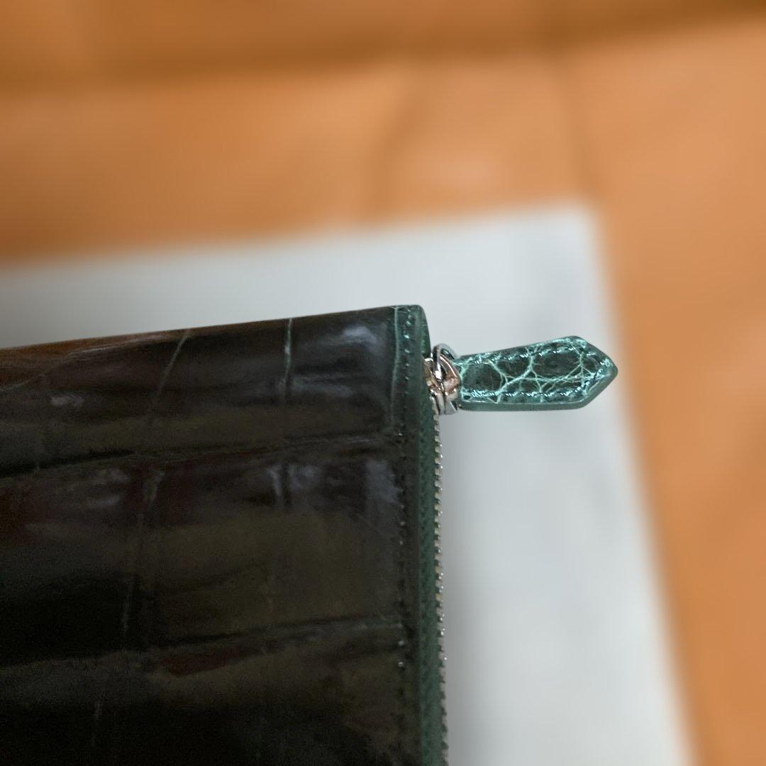 イサ　ダークグリーン シャイニングクロコ　長財布