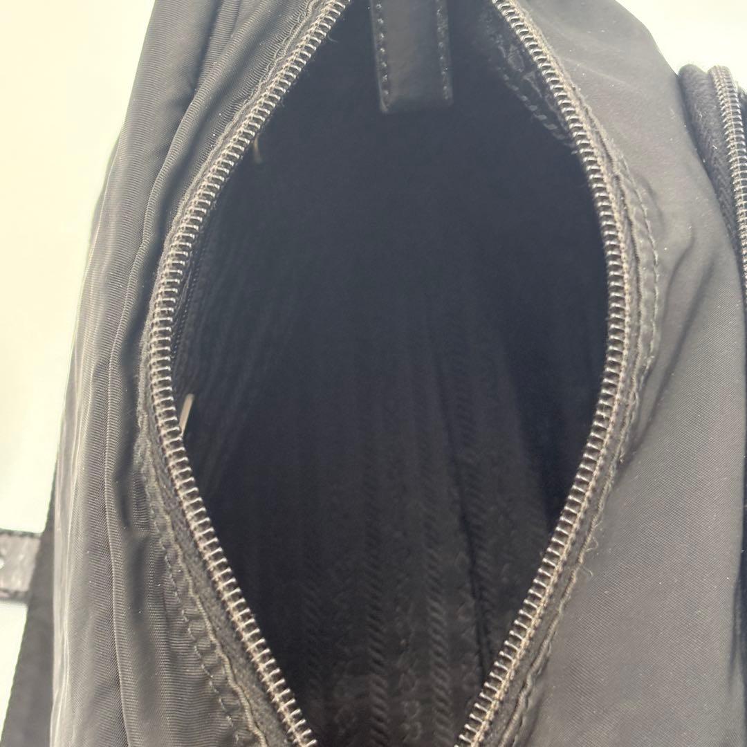 PRADAナイロンメッセンジャーバッグ VELA SPORT ブラック男女兼用