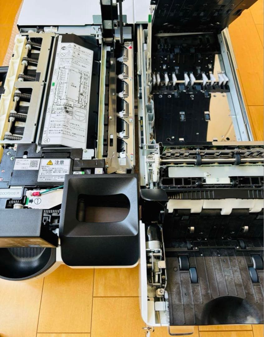 自動釣銭機　ECS-777 硬貨・紙幣フルセット 動作良好　匿名・追跡・送料込
