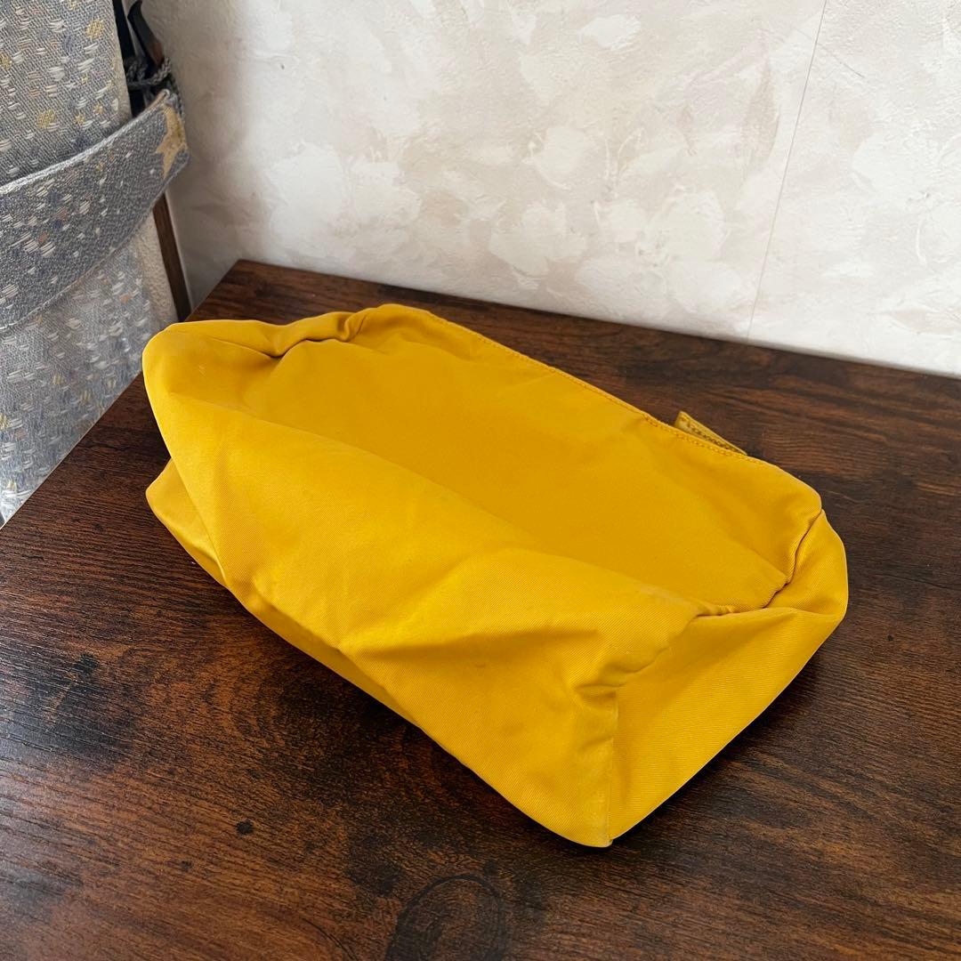 PRADA プラダ 三角プレート テスート ナイロン メイクポーチ イエロー