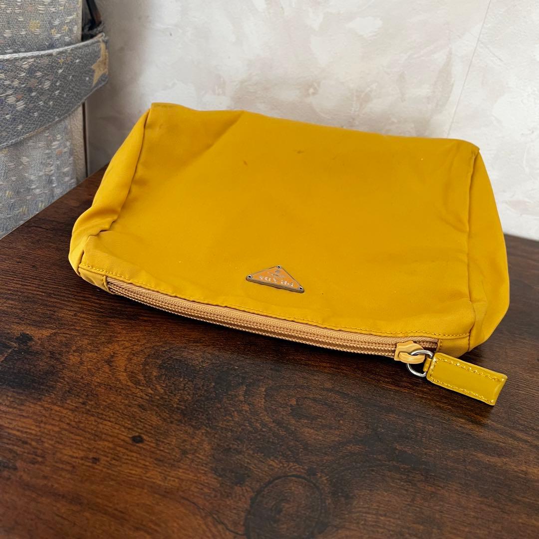 PRADA プラダ 三角プレート テスート ナイロン メイクポーチ イエロー