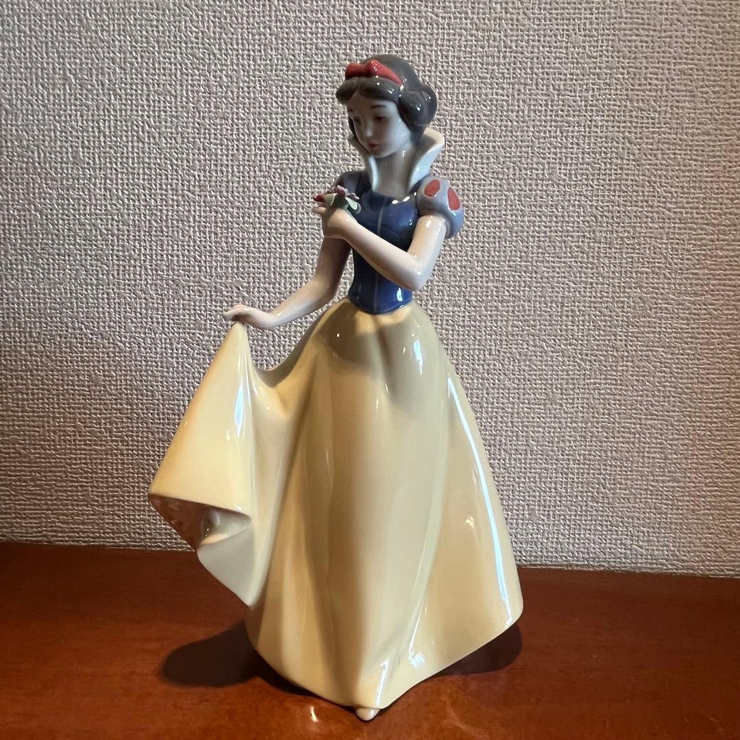 リヤドロ　NAO 白雪姫　ディズニー　陶器　人形　フィギュリン　置物　オブジェ