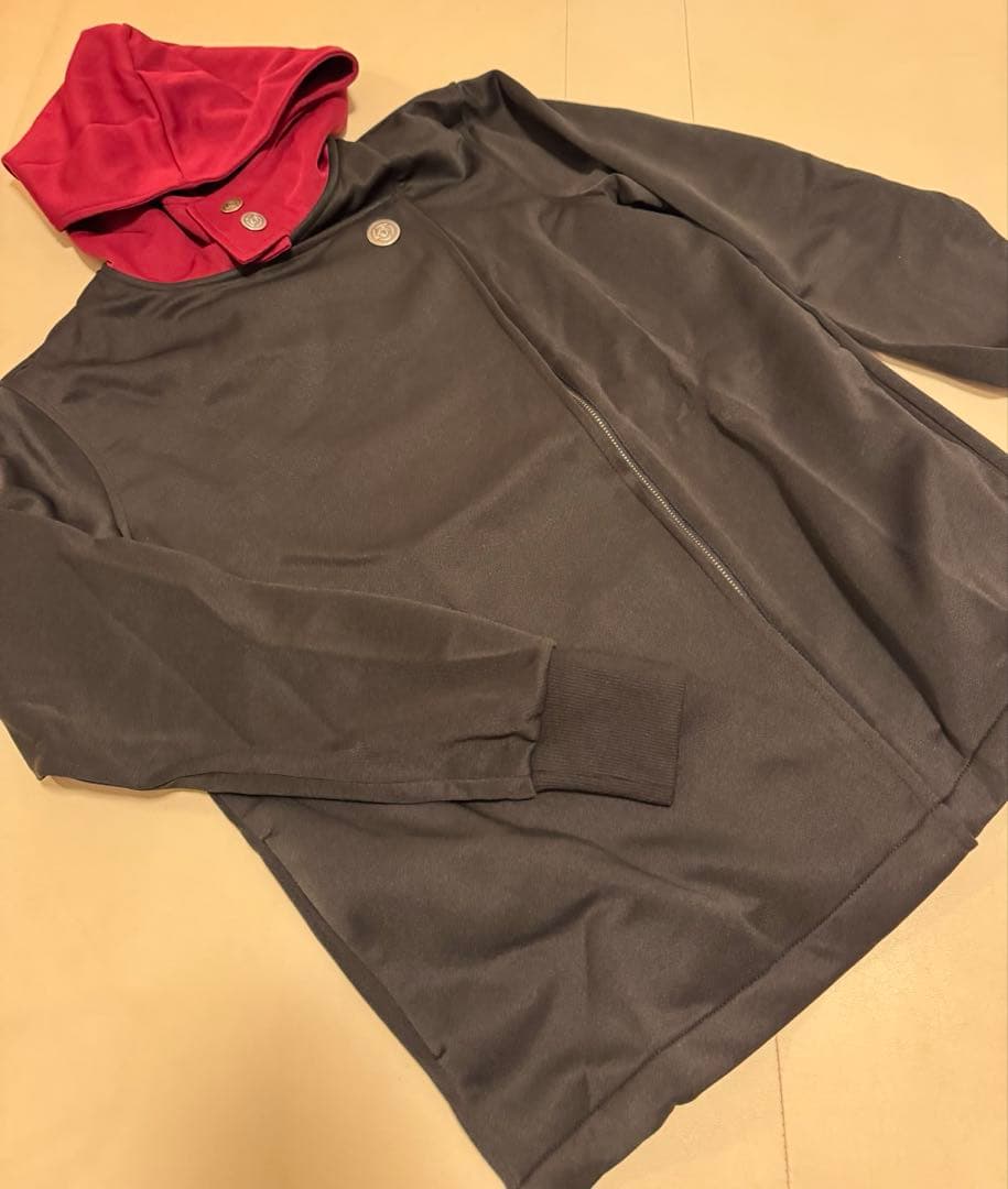 【未使用】呪術廻戦 高専ジャージ 虎杖悠仁モデル Mサイズ 缶バッジ付き