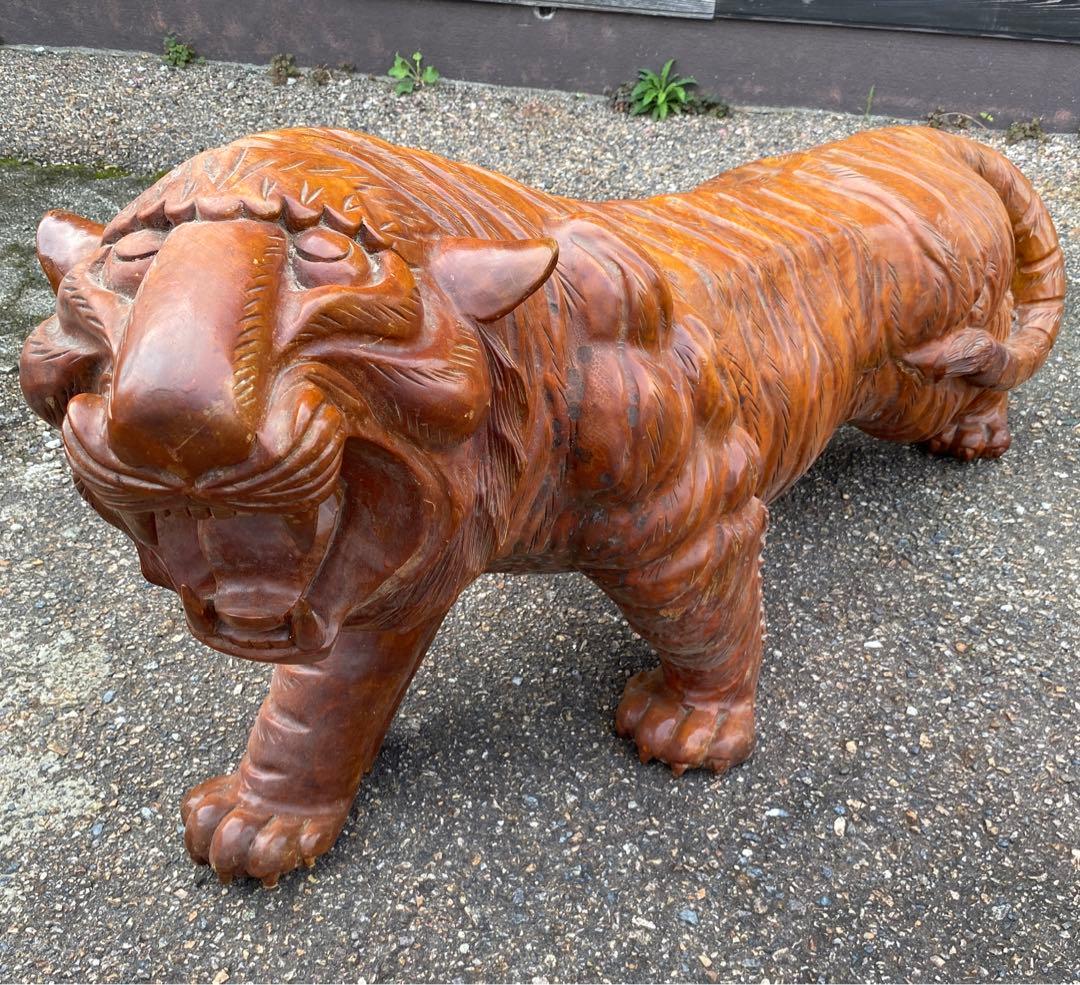 美品❗️天然木　木彫りの虎の置物