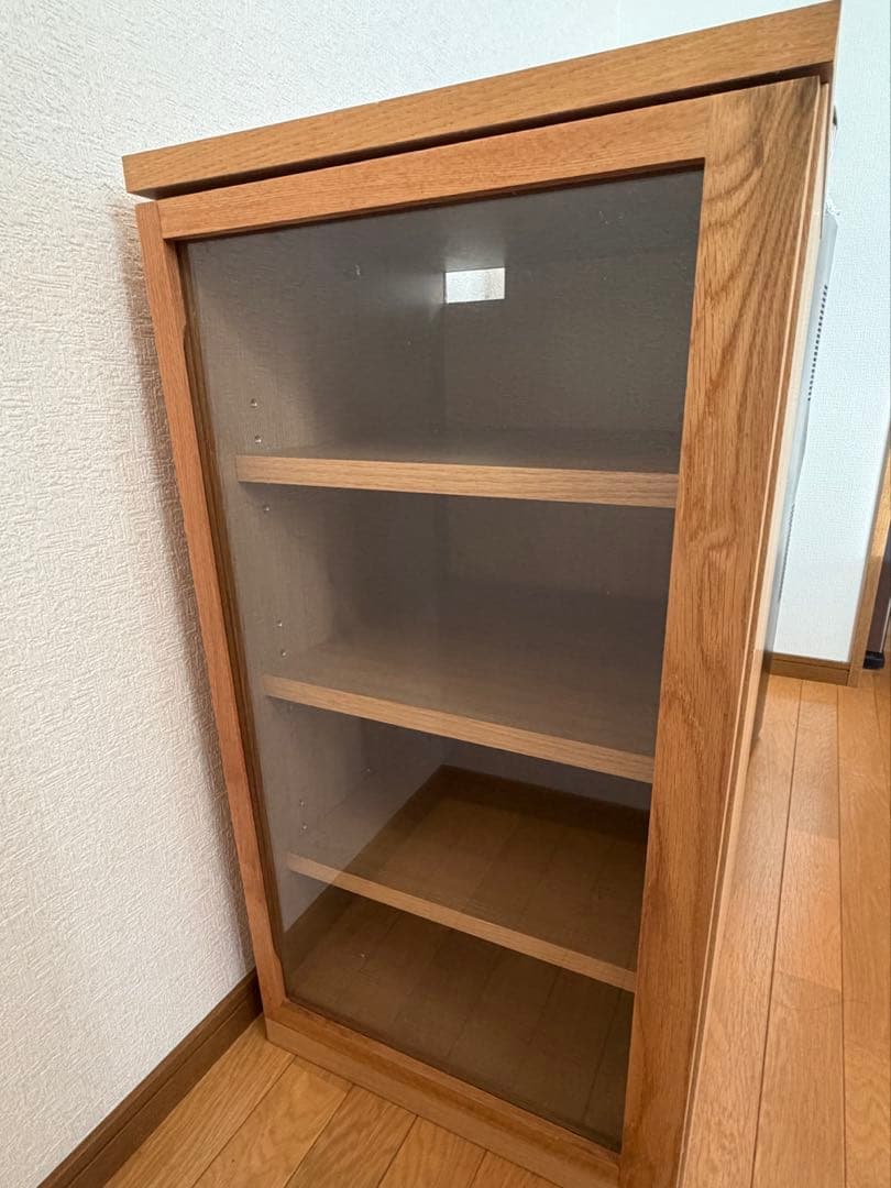 ガラス扉キャビネット