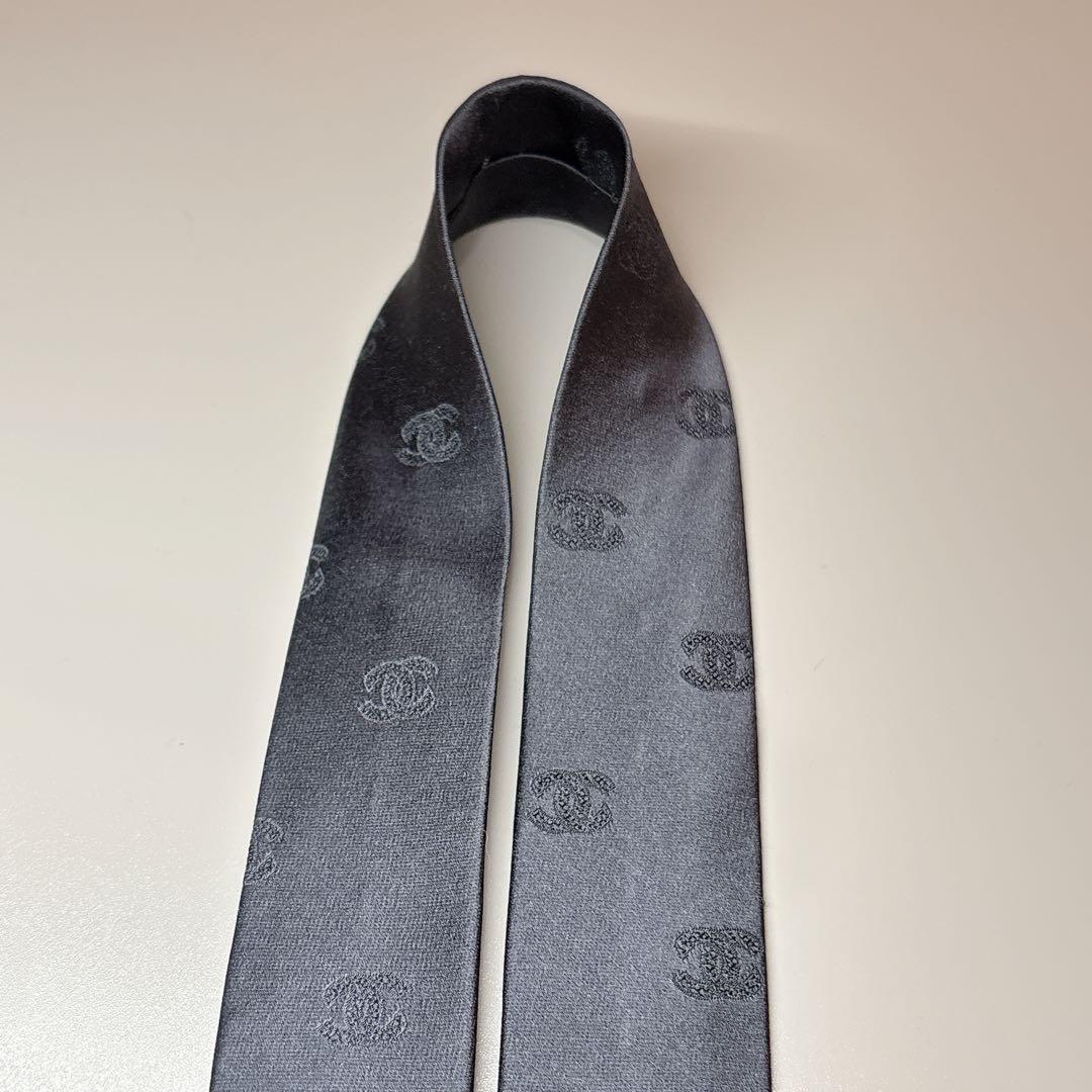 CHANEL 5.0 ナロータイ ココマーク ソリッド シルバーグレー シルク