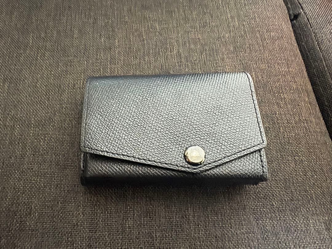 abrAsus AirTagも入る小さい財布