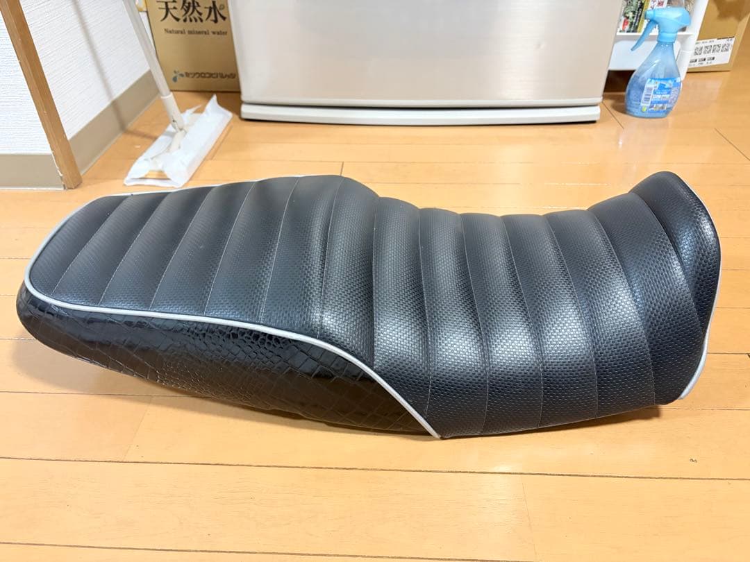 cb400sf nc42 純正張替え　カスタムシート　タックロールシート