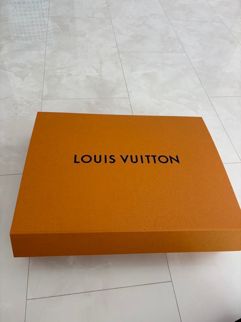 LOUIS VUITTON ピンク&ホワイト　ビーチタオル ギフトBOX付き