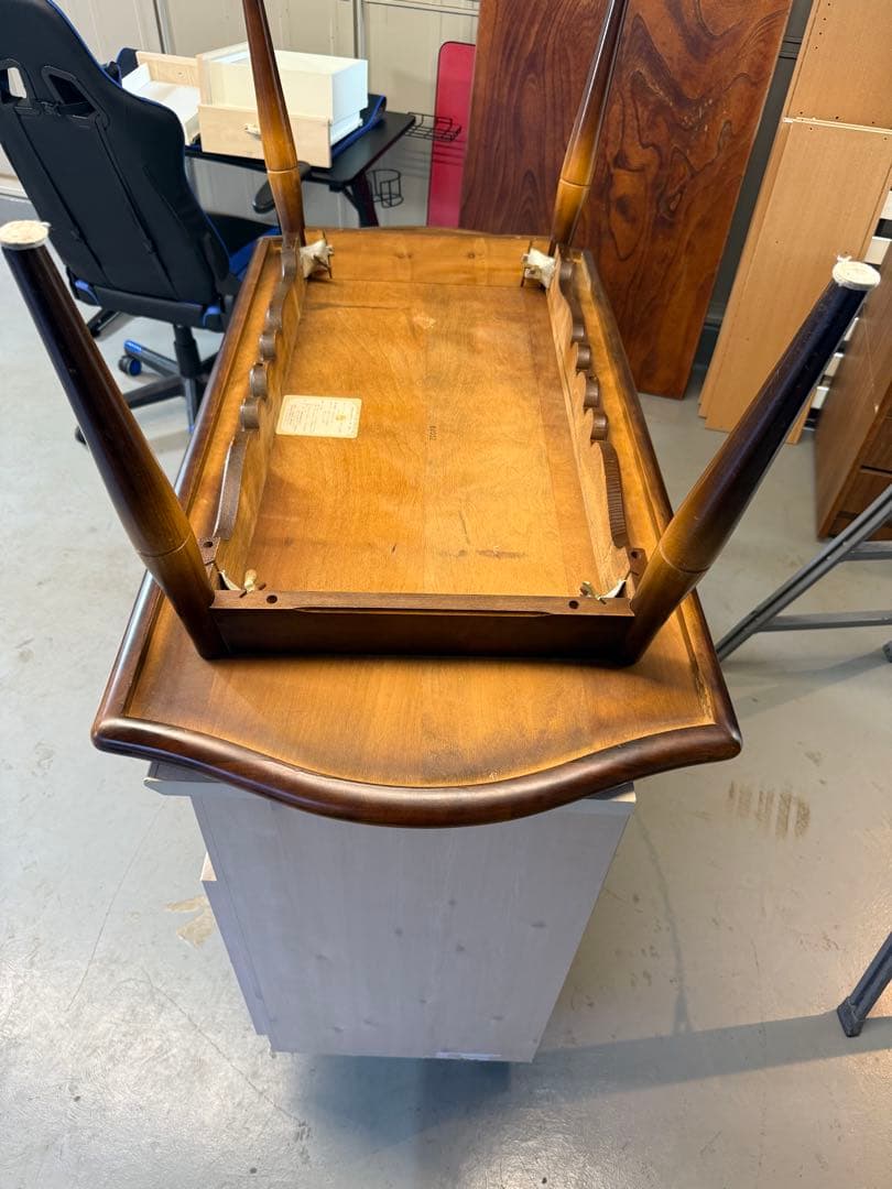 飛騨産業　テーブル（キツツキマーク）