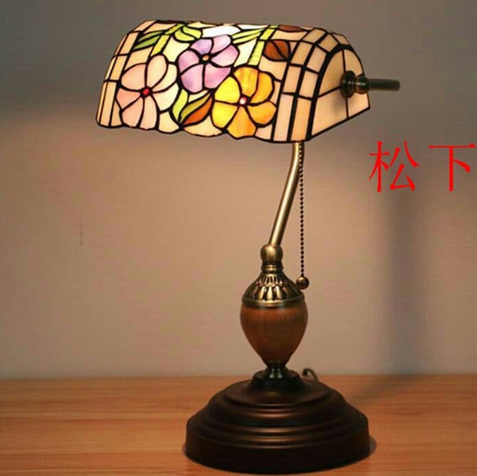 高級感溢れる☆照明ステンドランプ ステンドグラス アンティーク花柄松下真也出|