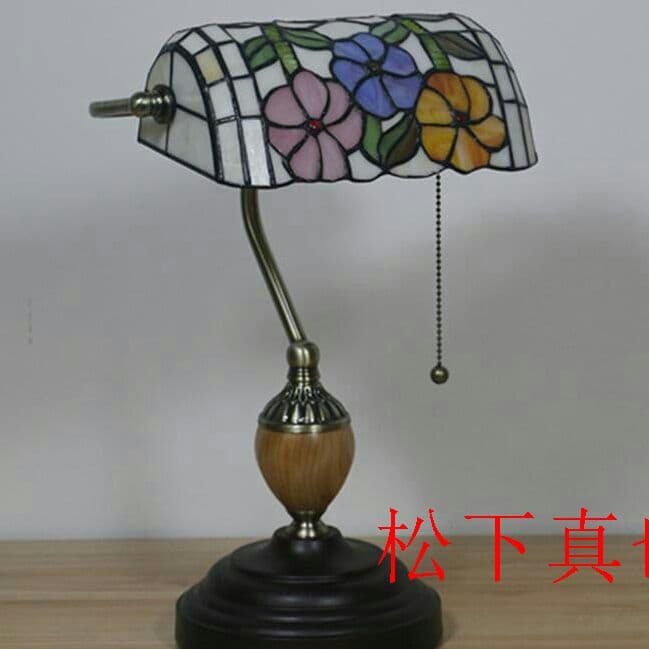 高級感溢れる☆照明ステンドランプ ステンドグラス アンティーク花柄松下真也出|