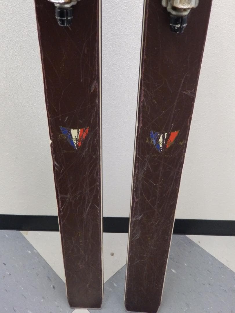 ROSSIGNOL STRATO 102 スキー板・ストック コンパーデル付き