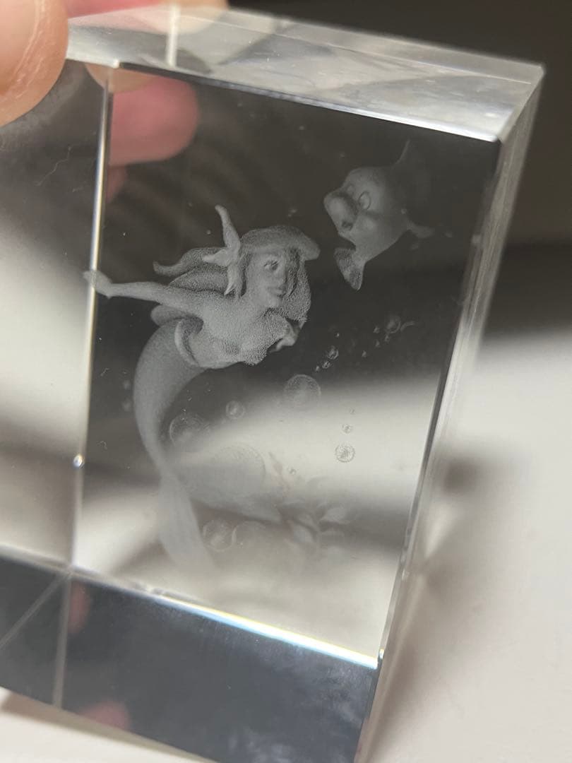 クリスタル製アリエルの彫刻置物