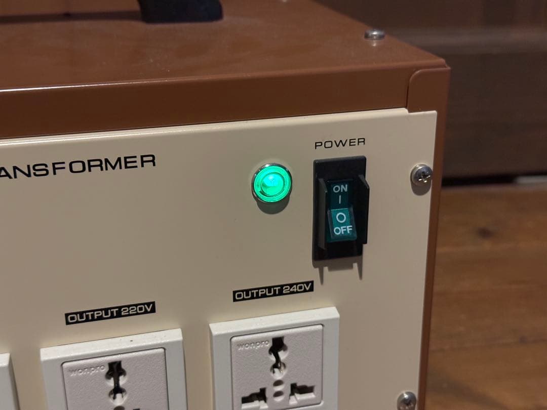 AUTO STAC SU2000 昇圧機　ステップアップトランス容量2000VA