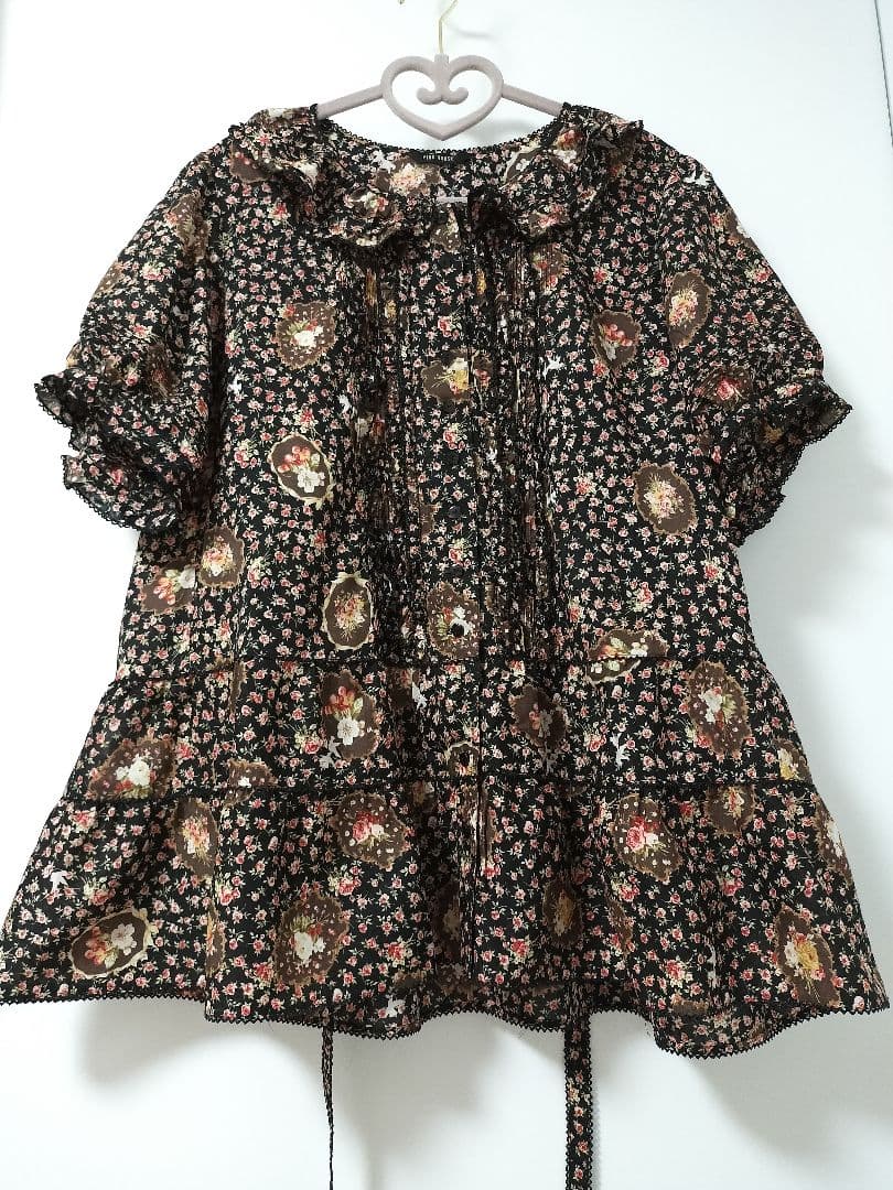 PINK HOUSE　ピンクハウス　チュニック 黒地✕小花柄　4Lサイズ