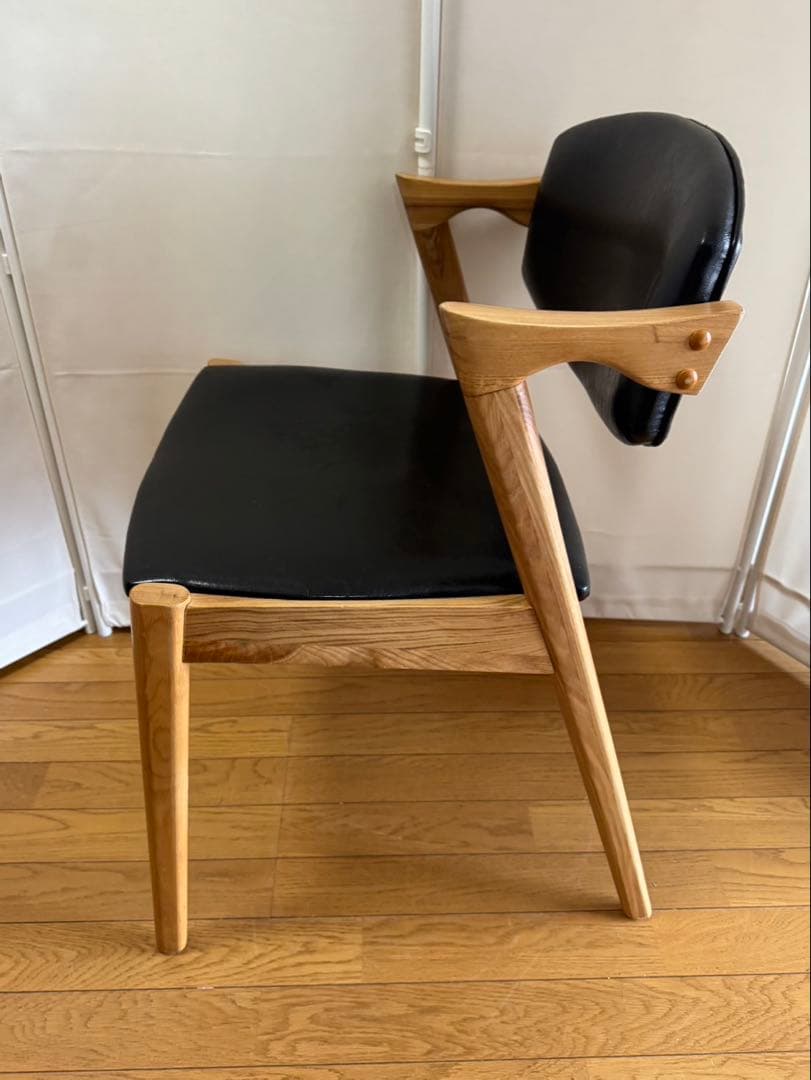 関家具　 ダイニングチェア　 モダン アームチェア　Zチェア