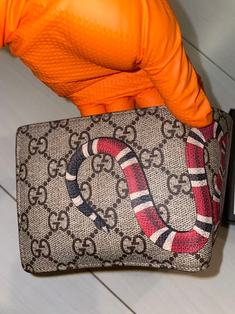 [美品] GUCCI 蛇柄　折り財布