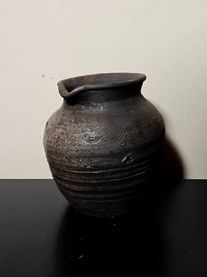 見所の多い古備前波条文鳶口小壺　室町時代　六古窯　古美術　花呼ぶ器