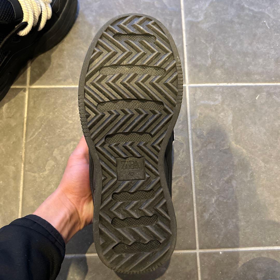 ZARAスニーカー