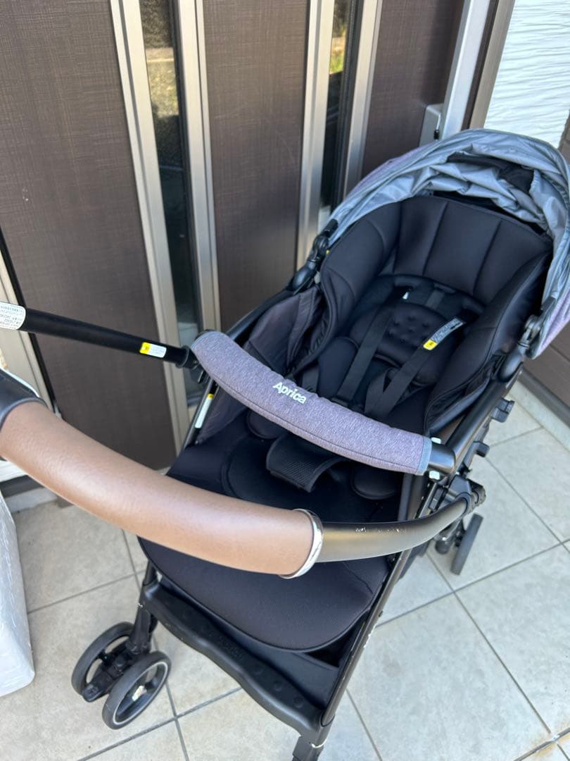 アップリカ　ラクーナクッションAF 2023年モデル　グレー