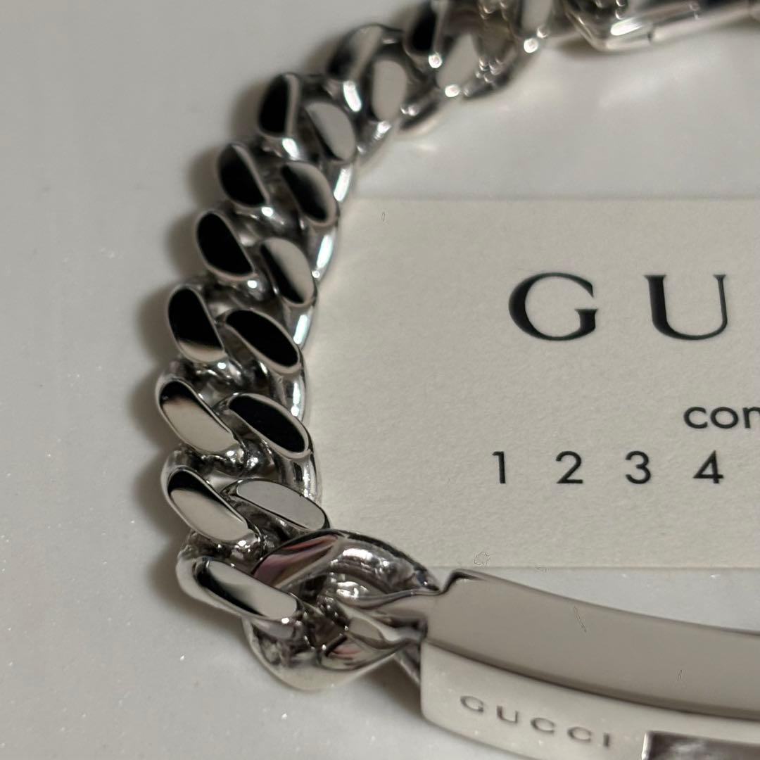 GUCCI 新品同様品　ラージタイプ　カットアウトGブレスレット　刻印18