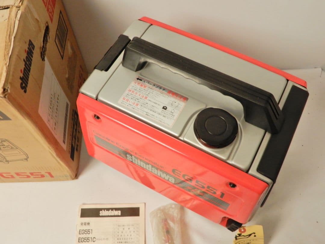 【新品未使用】新ダイワ ガソリンエンジン発電機 EG551