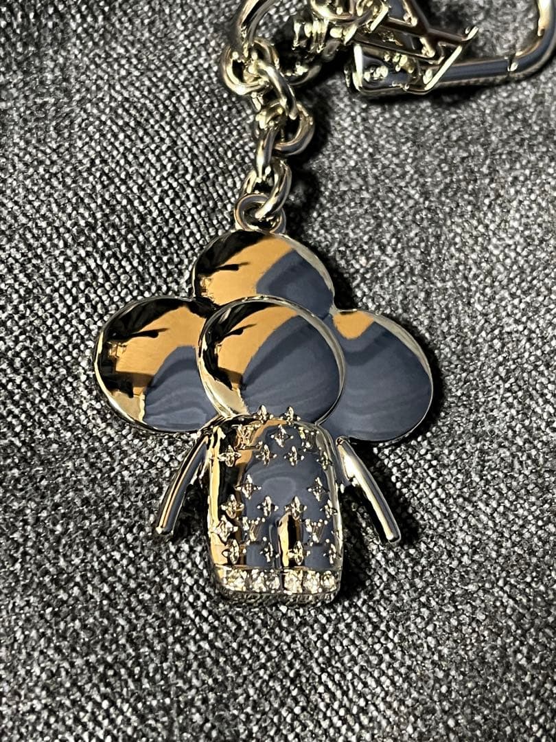Louis Vuitton 花形キーホルダー