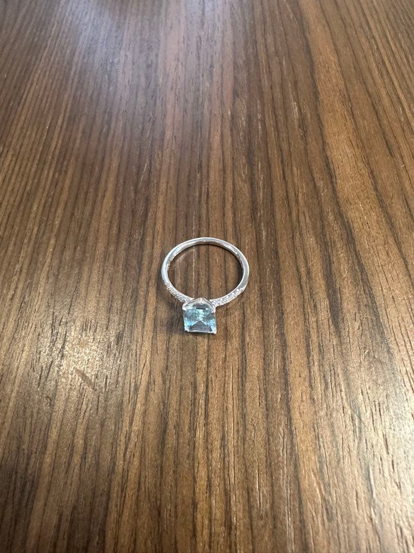 LKサロン　キャンマリ エメラルドカット リング