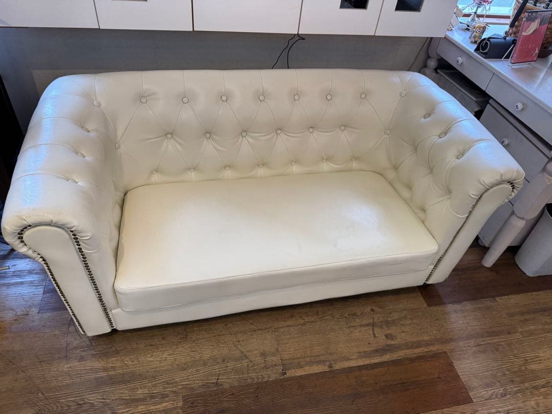 チェスターフィールド　ヴィンセント　ソファ　ホワイト　2人掛けソファ
