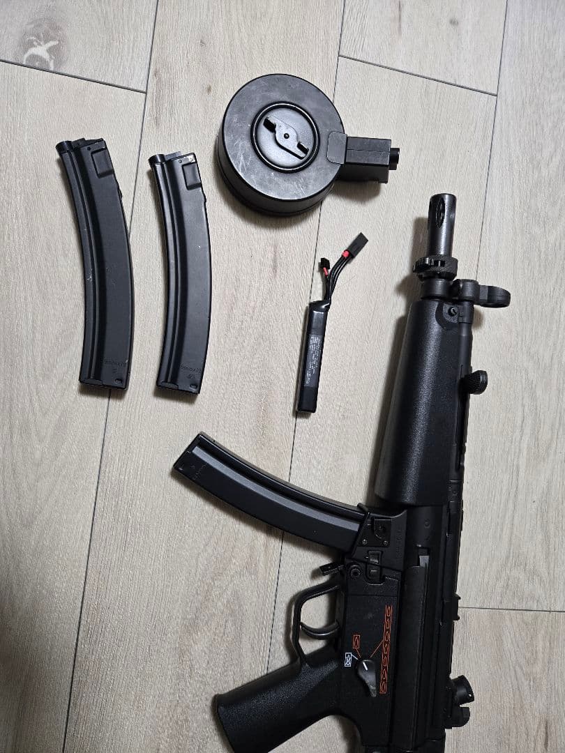 ひ*貨様 MP5 電動ガン ドラムマガジン付き
