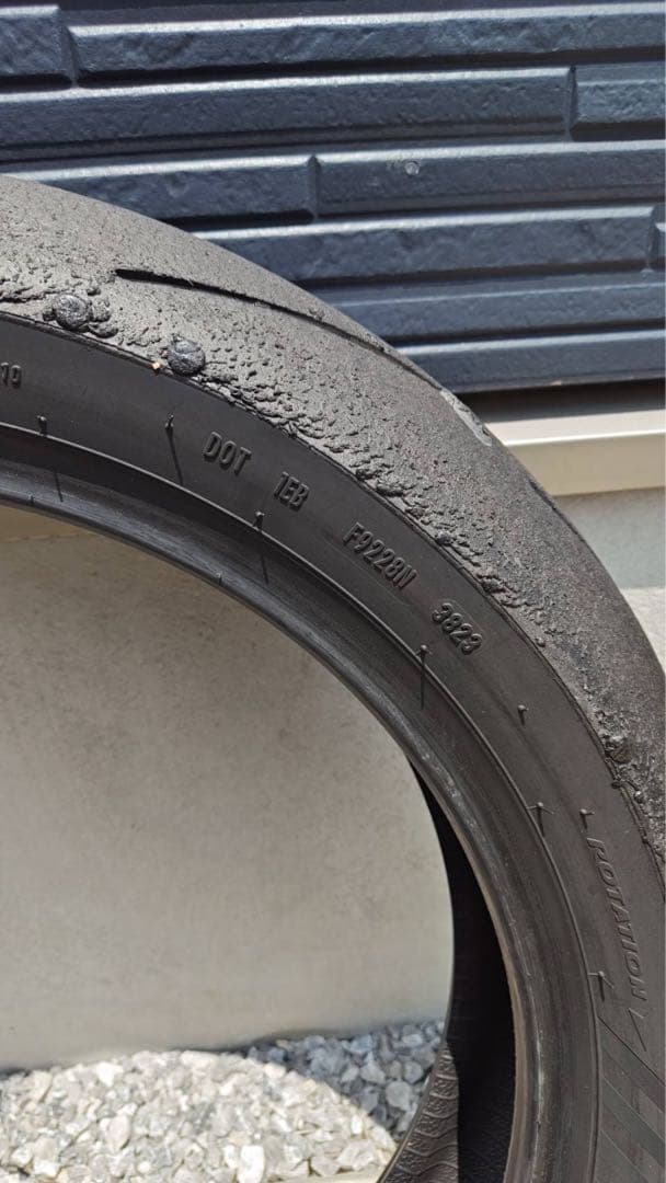 中古ピレリスーパーコルサV4タイヤF110/70R17 R140/70R17