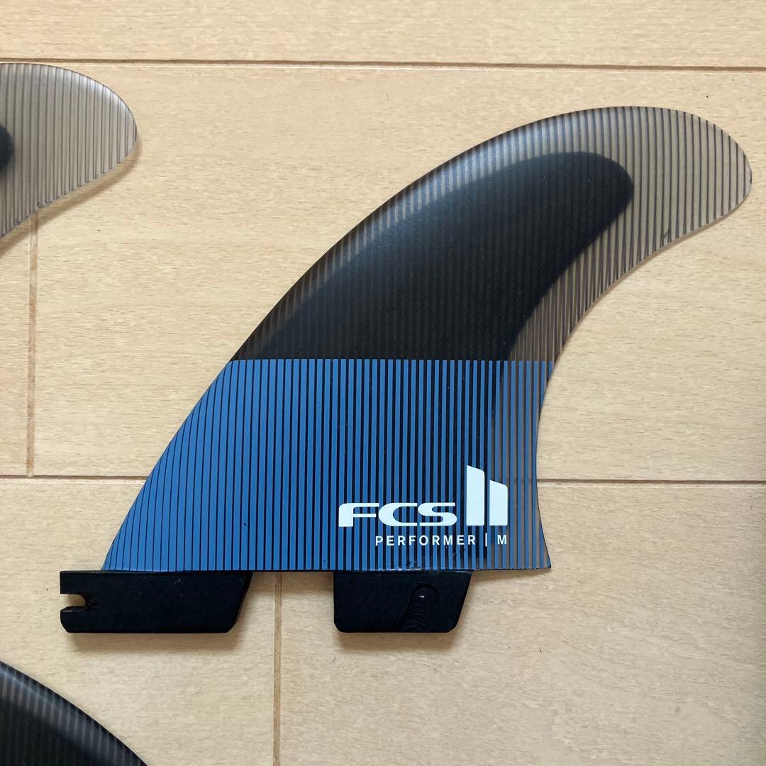 イ*ー様 美品 FCS2フィン パフォーマー PERFORMER M トライ