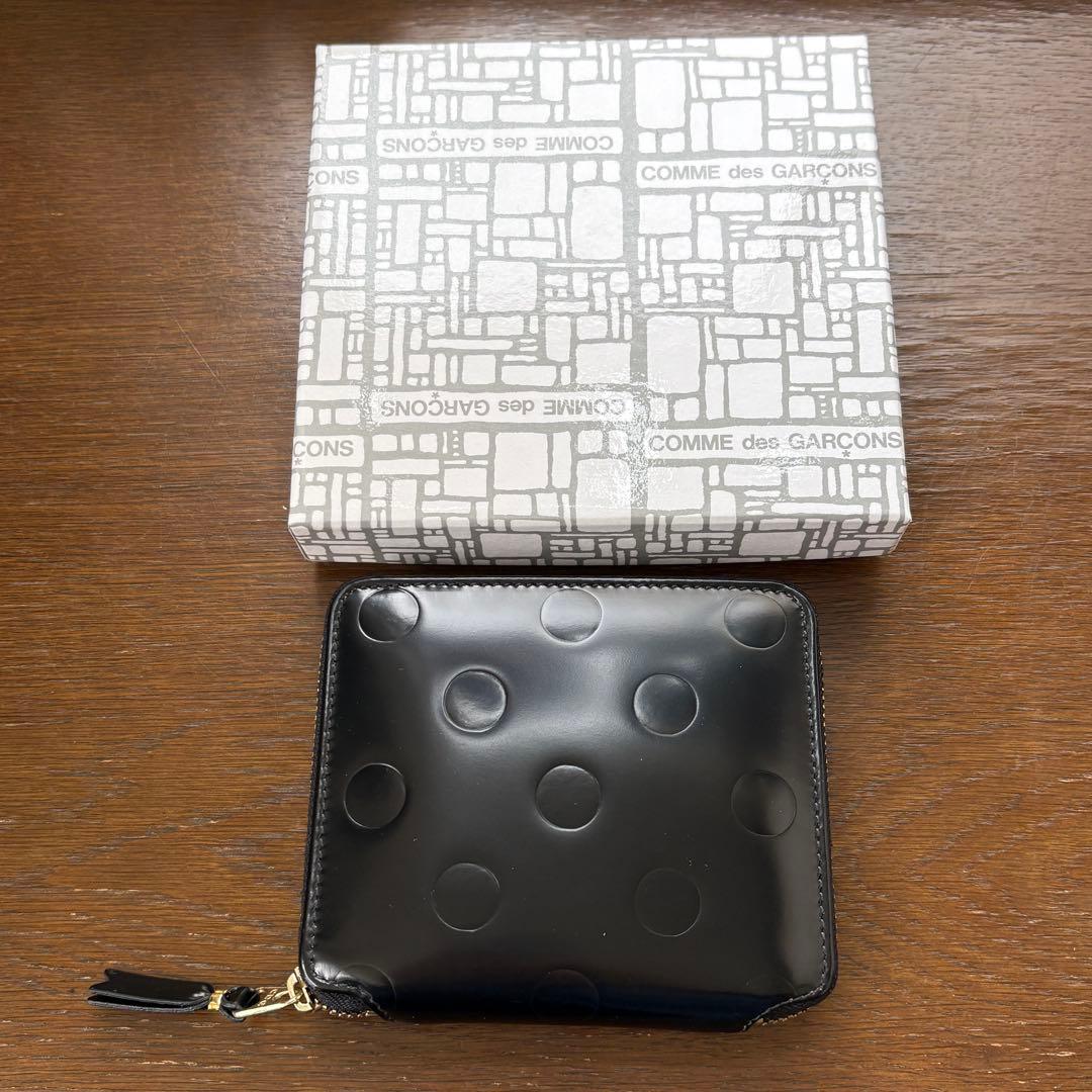 美品【コムデギャルソン】二つ折り財布　ポルカドット　箱付き