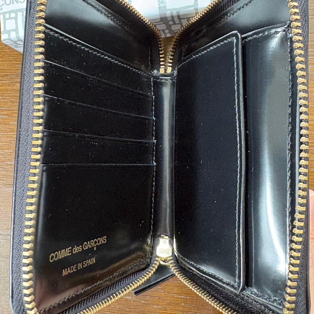 美品【コムデギャルソン】二つ折り財布　ポルカドット　箱付き