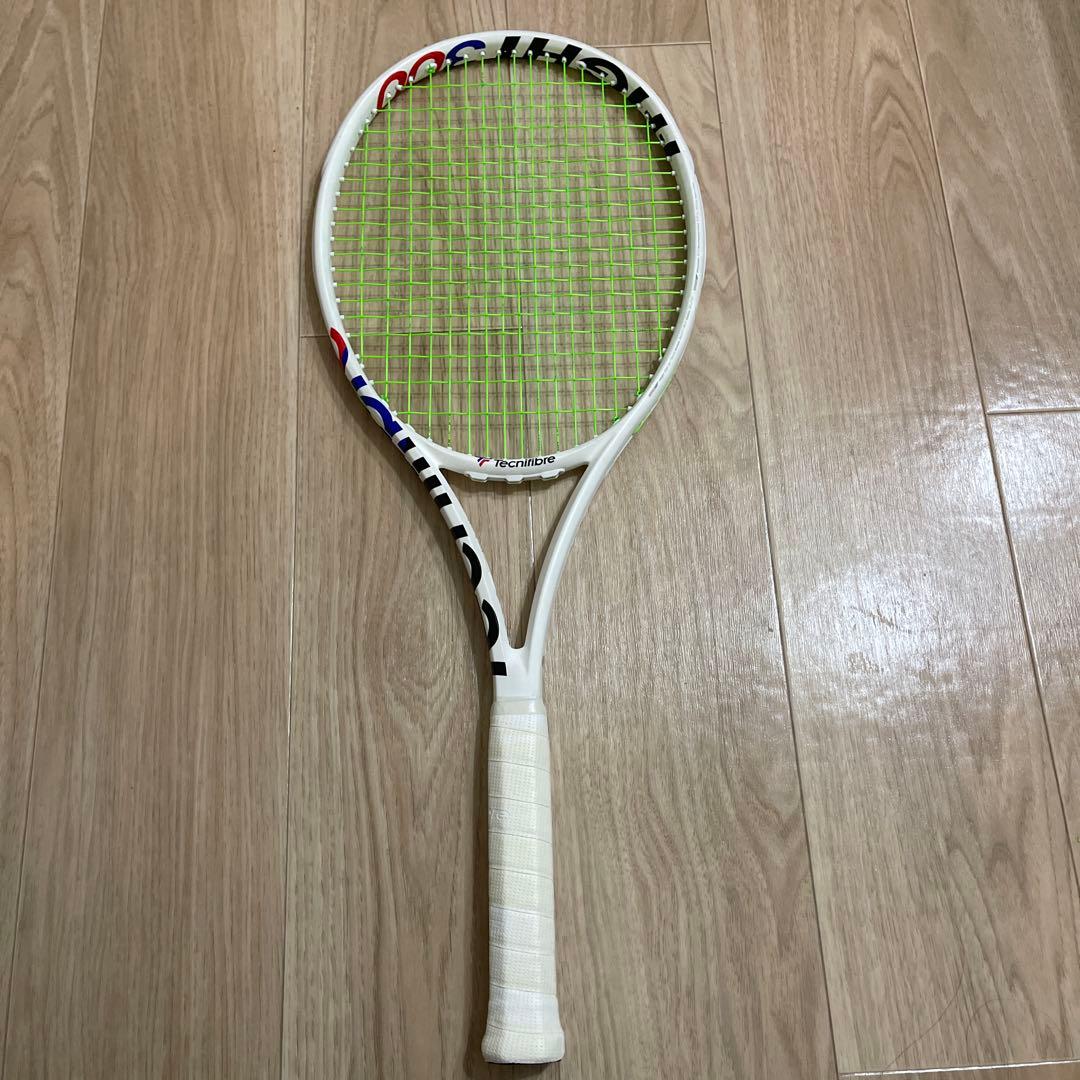 テクニファイバー T-FIGHT 300 グリップ3