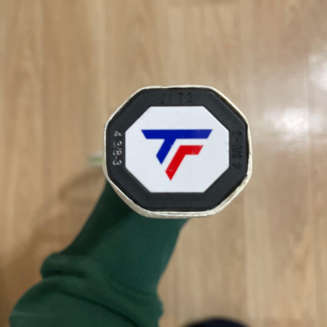 テクニファイバー T-FIGHT 300 グリップ3