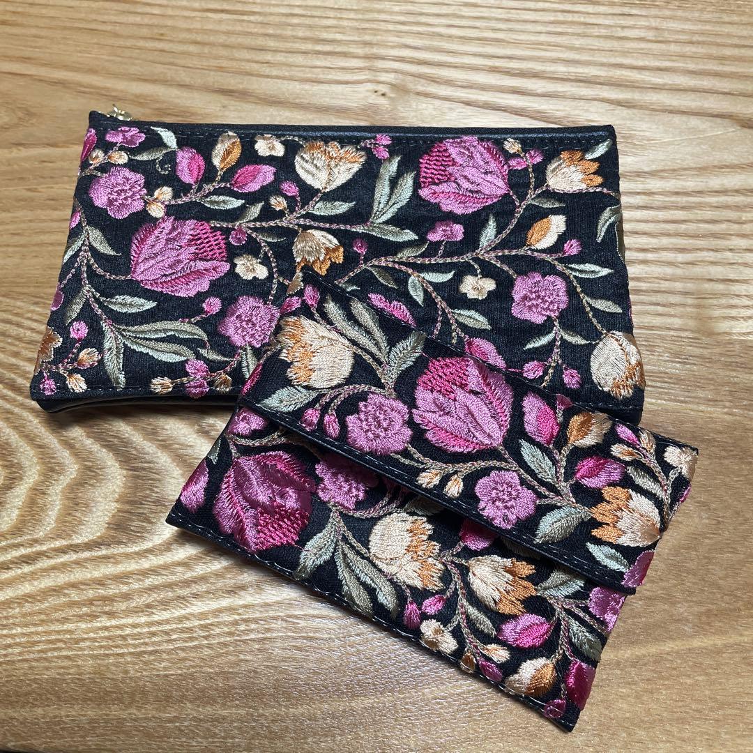 ハンドメイド☆少し大きいフラットポーチ・ポケットティッシュケース2点セット