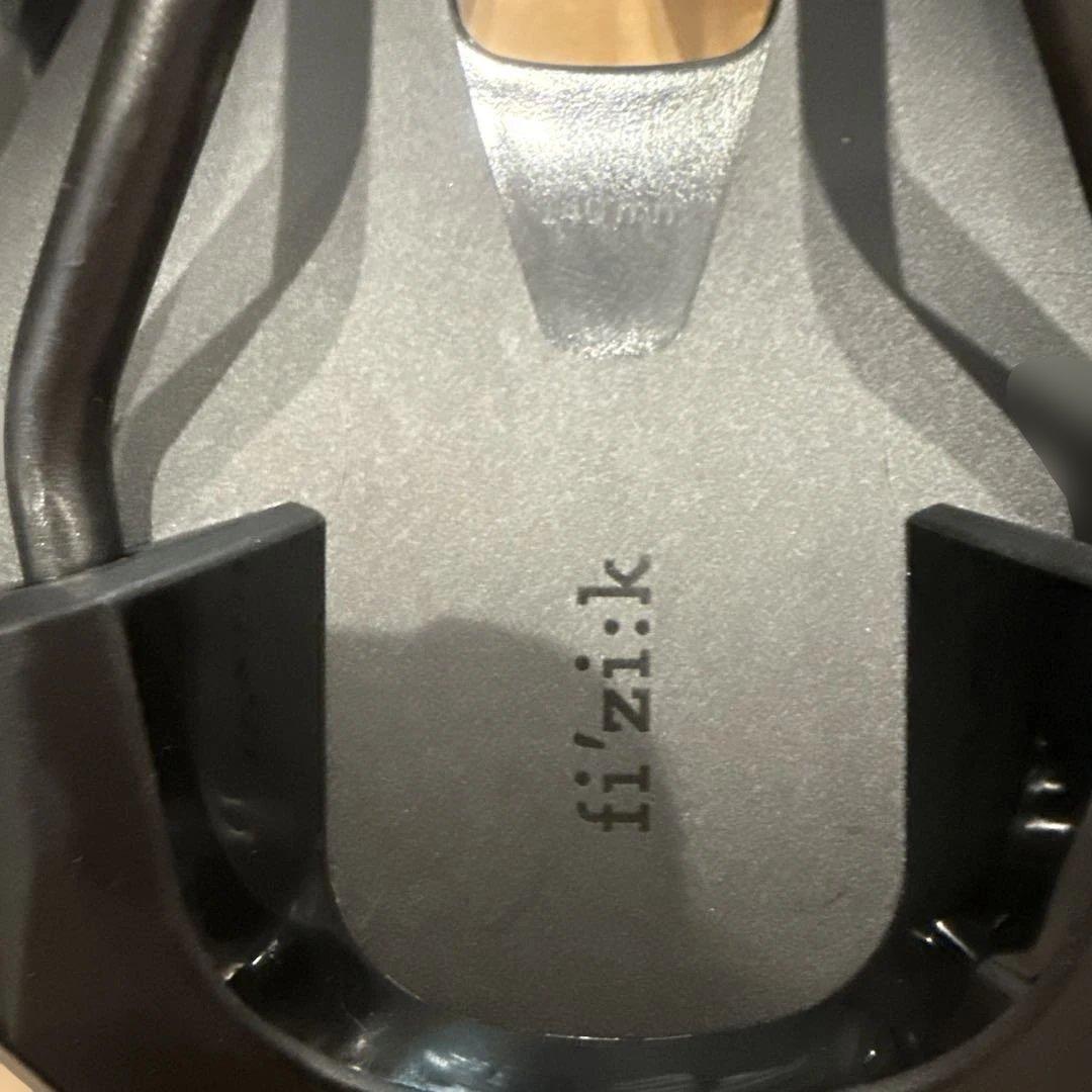 フィジーク　サドル　Argo Vento R3